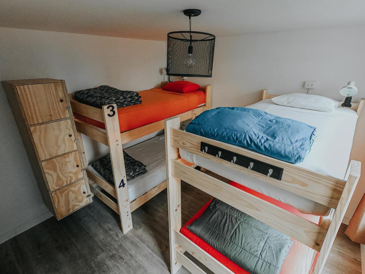 Alpes Lima Kennedy Hostel エクステリア 写真