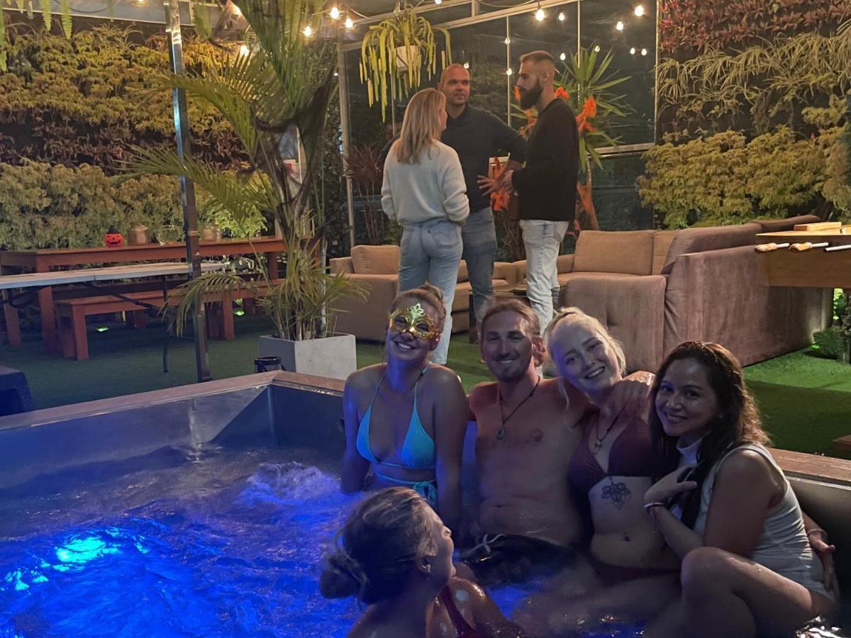 Alpes Lima Kennedy Hostel エクステリア 写真
